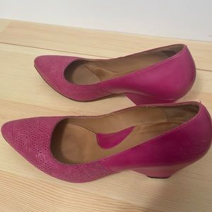 Magenta Fluevog heels 8.5